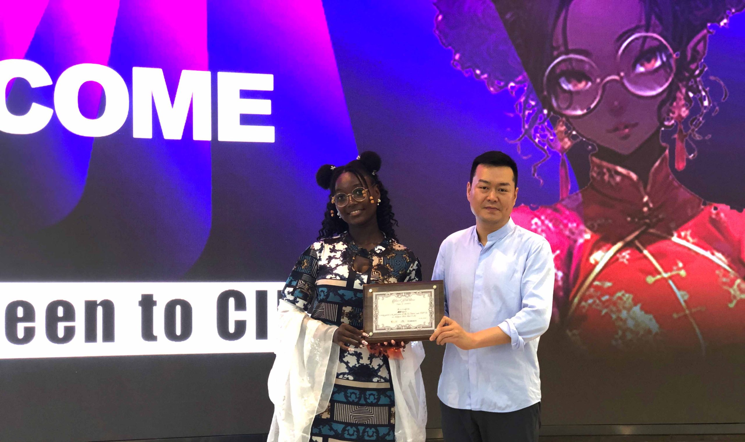 Well-known Internet celebrity “思玲 babyqueen” become global partner of MCC (My Car Cellection) under CIEV!!!缩略图